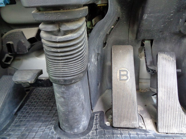 H26 UDトラックス コンドル 4t ミキサー ドラム容量3.2立米