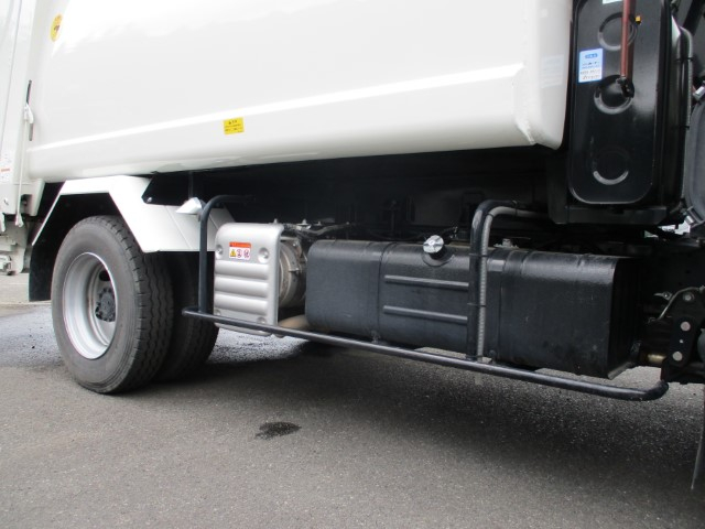 R5 日野 デュトロ 3.5tプレス式塵芥車 5.9立米