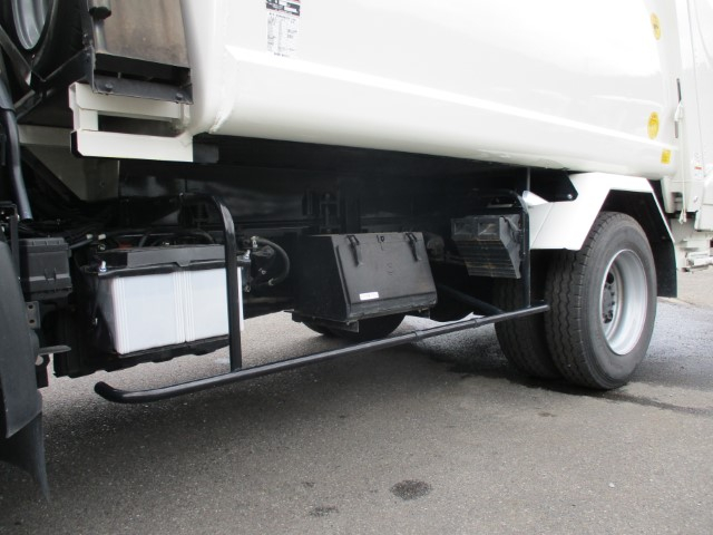 R5 日野 デュトロ 3.5tプレス式塵芥車 5.9立米