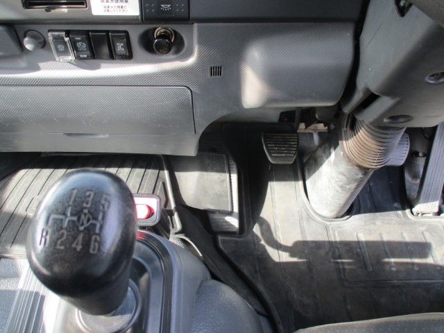 R1 いすゞ 4tダンプ 電動コボレーン付