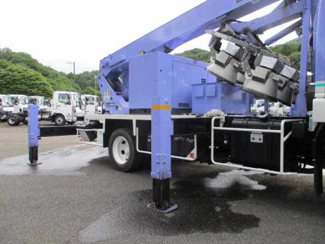 H18 いすゞエルフ タダノ ブーム式照明車