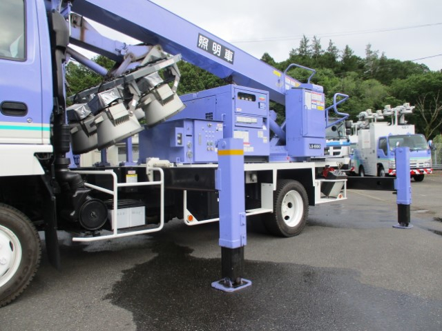 H18 いすゞエルフ タダノ ブーム式照明車