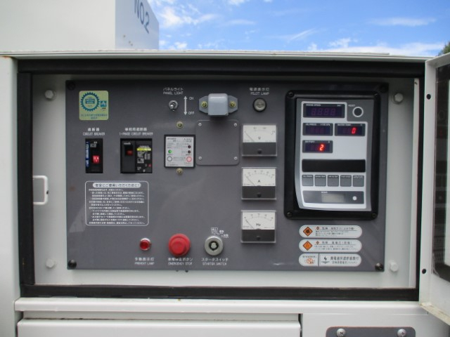 H21 いすゞエルフ 2柱式照明車