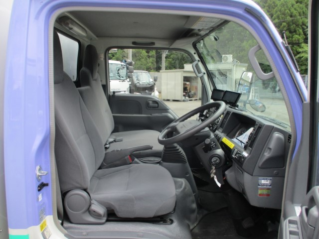 H21 いすゞエルフ 2柱式照明車