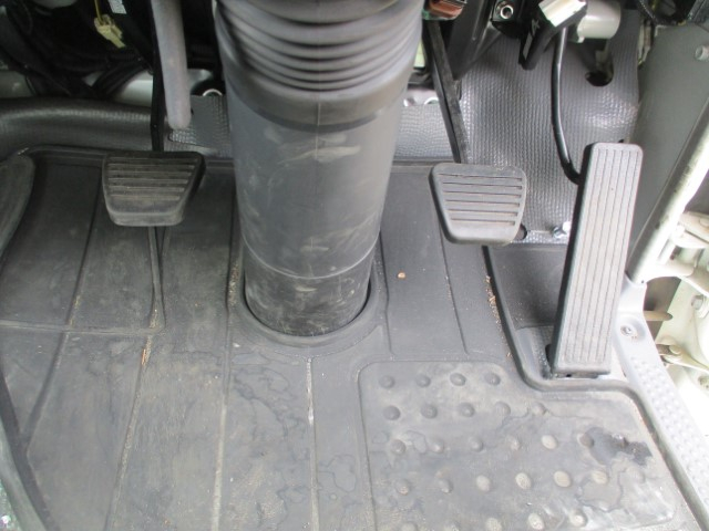 H21 いすゞエルフ 2柱式照明車