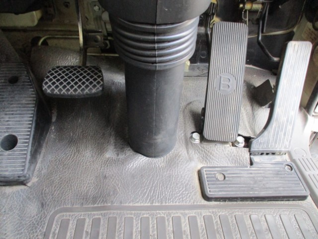 H26 いすゞギガ 新明和粉粒体運搬車 バラセメント 12.35立米