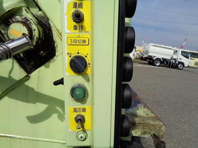 H27 いすゞ エルフ 3.5トン プレス式塵芥車5.9立米