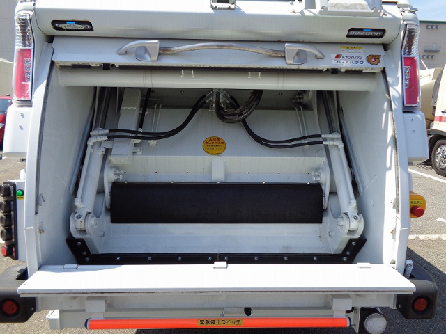 R5 三菱 キャンター 2tプレス式塵芥車4.3立米 *未使用車*