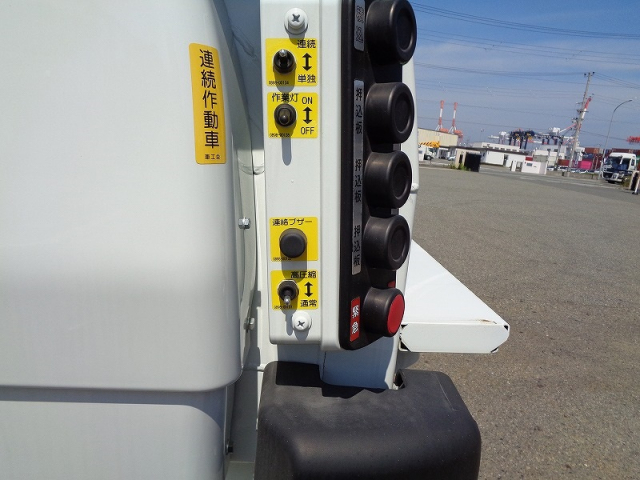 R5 三菱 キャンター 2tプレス式塵芥車4.3立米 *未使用車*