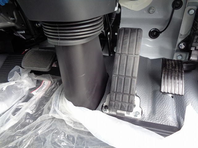 R7 三菱 ファイター 4t フックロール *未使用車*