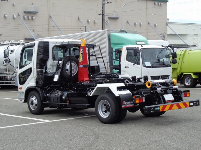 R7 三菱 ファイター 4t フックロール *未使用車*