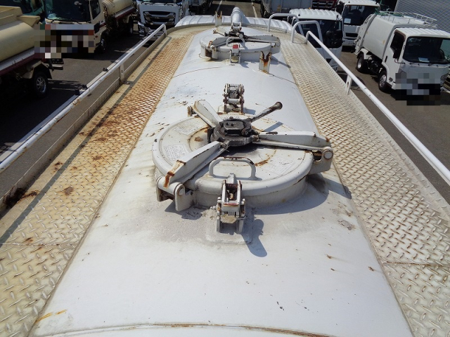 R1 UDクオン 25t粉粒体運搬車 三槽エアレーションブロー式