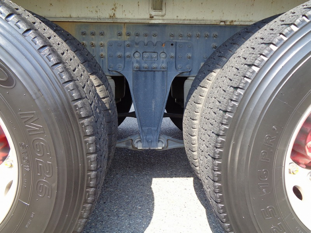 R1 UDクオン 25t粉粒体運搬車 三槽エアレーションブロー式