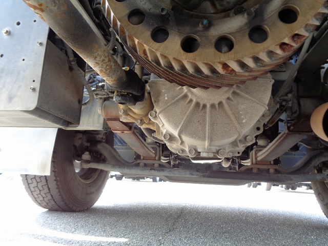 R1 UDクオン 25t粉粒体運搬車 三槽エアレーションブロー式