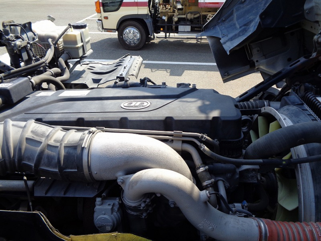 R1 UDクオン 25t粉粒体運搬車 三槽エアレーションブロー式