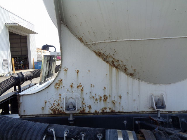 R1 UDクオン 25t粉粒体運搬車 三槽エアレーションブロー式