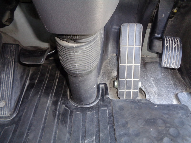 R1 UDクオン 25t粉粒体運搬車 三槽エアレーションブロー式