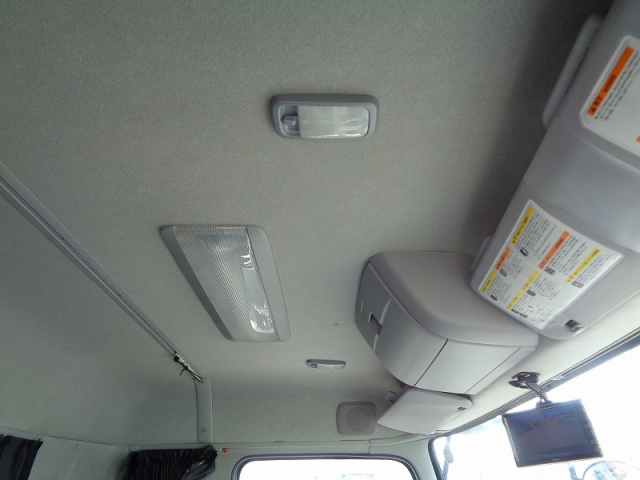 R1 UDクオン 25t粉粒体運搬車 三槽エアレーションブロー式