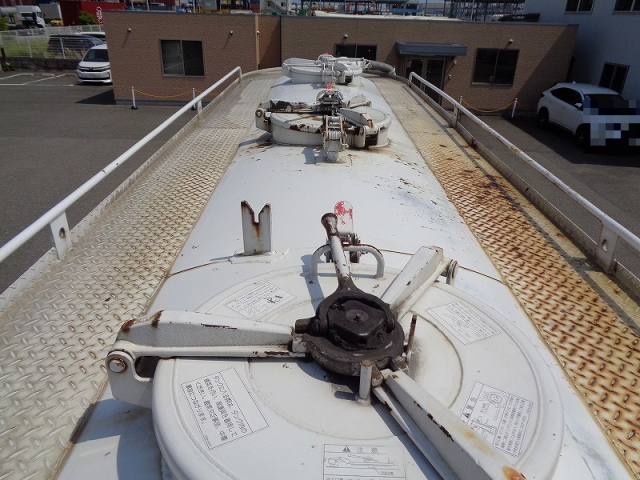 R1 UDクオン 25t粉粒体運搬車 三槽エアレーションブロー式