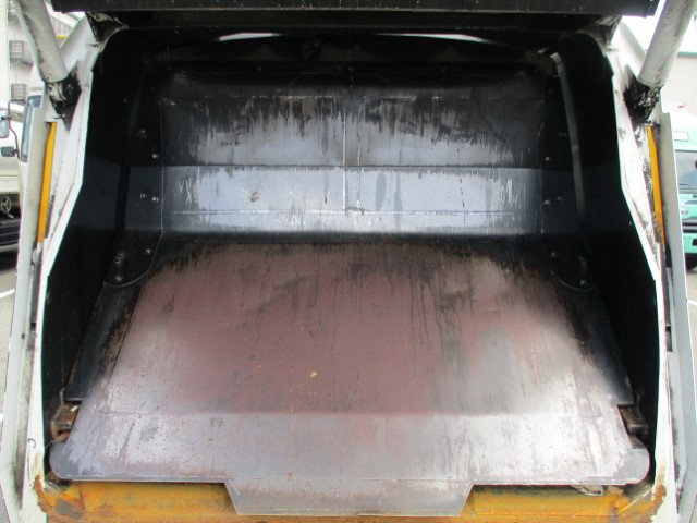 H26 三菱キャンター 2トンプレス式塵芥車 4.3立米