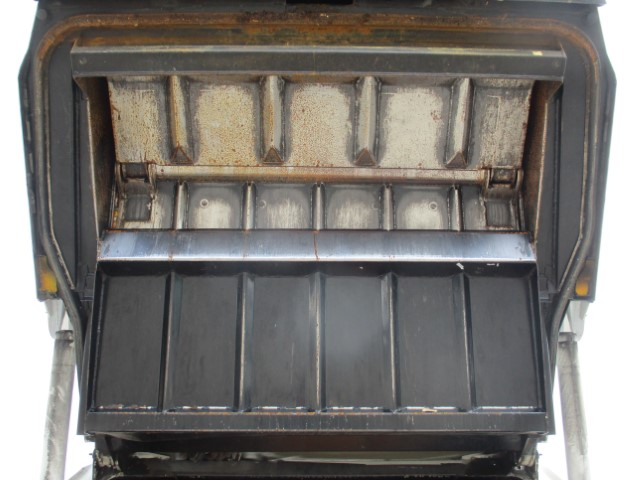 H26 三菱キャンター 2トンプレス式塵芥車 4.3立米