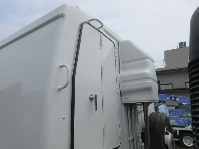 R2 UDコンドル 4tプレス式塵芥車 10.2立米 計量器付き