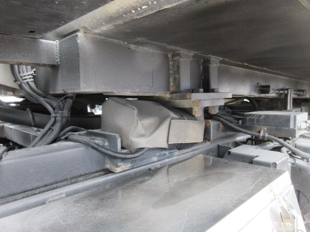 R2 UDコンドル 4tプレス式塵芥車 10.2立米 計量器付き