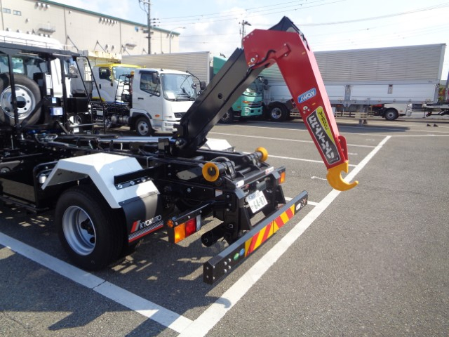 R7 三菱 ファイター 4t フックロール *未使用車*