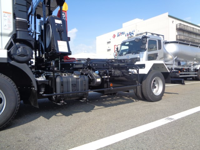 R7 三菱 ファイター 4t フックロール *未使用車*