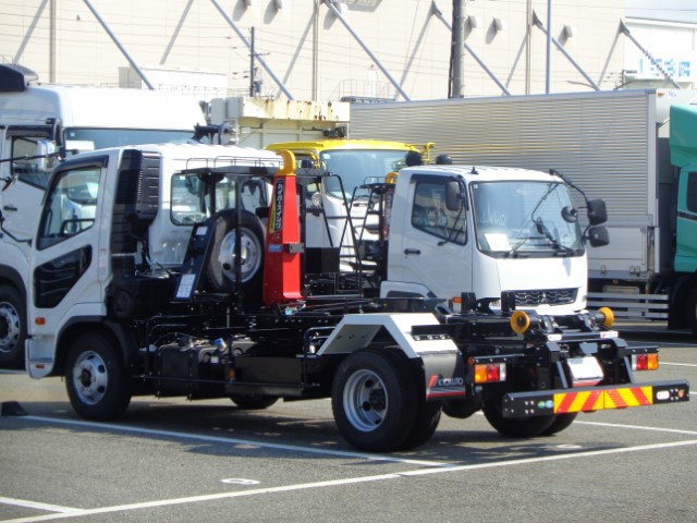 R7 三菱 ファイター 4t フックロール *未使用車*