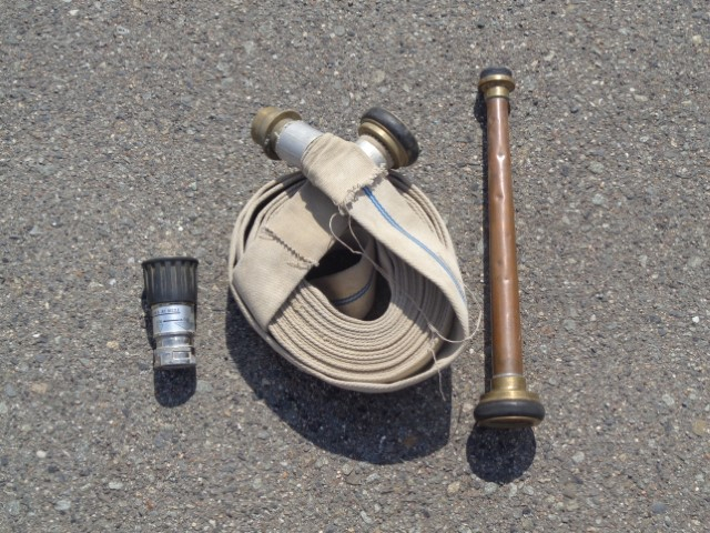 R1 いすゞエルフ 4KL散水車 独立エンジン式