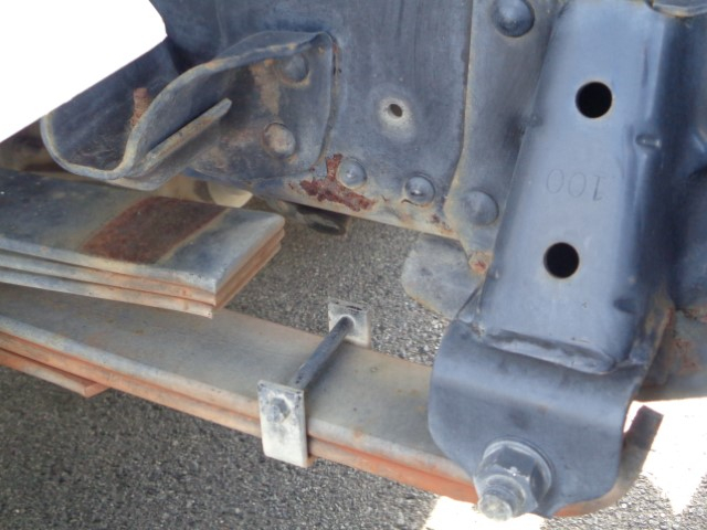 R1 いすゞエルフ 4KL散水車 独立エンジン式