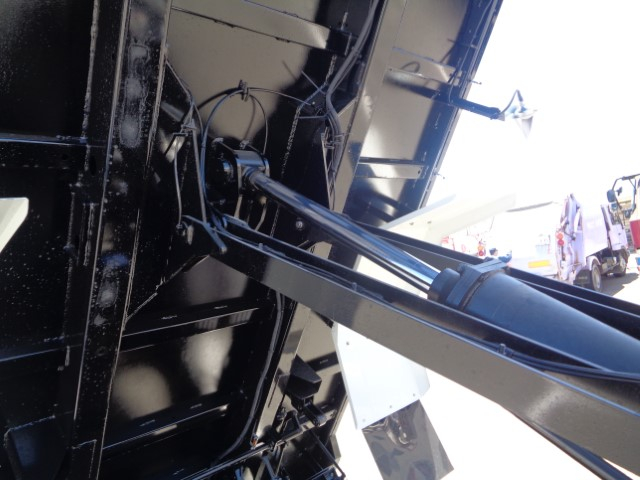 R6 三菱ファイター 中型増t土砂ダンプ 電動コボレーン付き ※未使用車