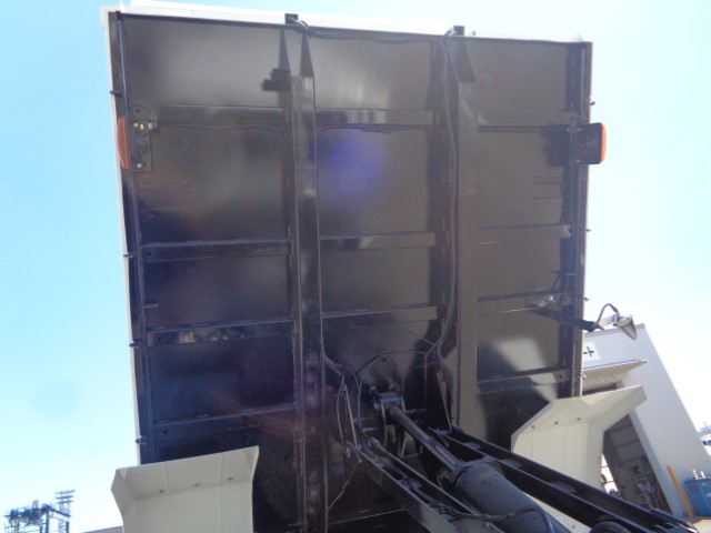 R6 三菱ファイター 中型増t土砂ダンプ 電動コボレーン付き ※未使用車