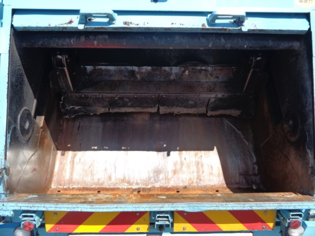 H28 いすゞフォワード 増トンプレス式塵芥車 8.2立米