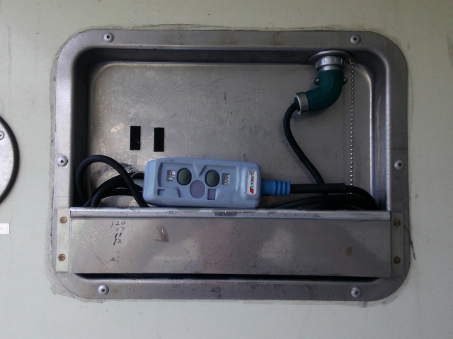 H27 いすゞフォワード 増トン冷凍車4列ジョロダー格納PG