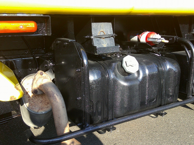 H23 いすゞ エルフ 2トンプレス式塵芥車4.2立米