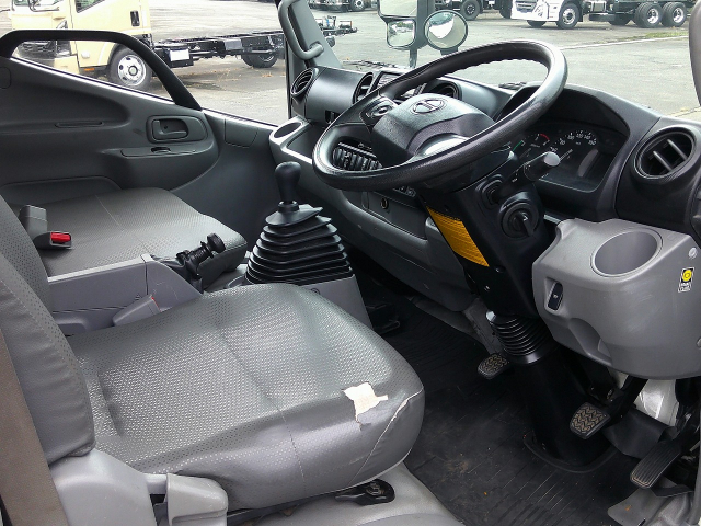 R4 日野 デュトロ 3t セミロング平ボディ